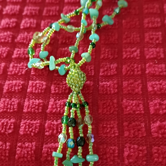 Green necklace, bracelet, earrings - Picture 4 of 10